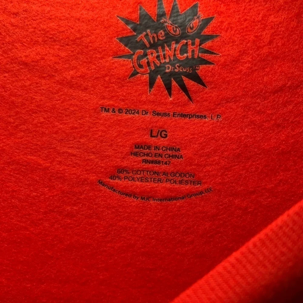 NWT Grinch Merry Christmas Red Sweater Sz Large
